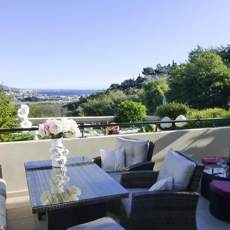 Premium Flat With Sea View And Shared Pool, Apartamento *