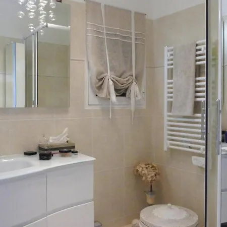 Premium Flat With Sea View And Shared Pool, Mandelieu