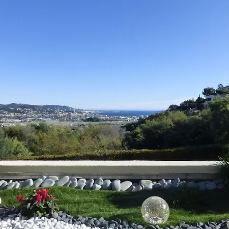 Premium Flat With Sea View And Shared Pool, Apartamento