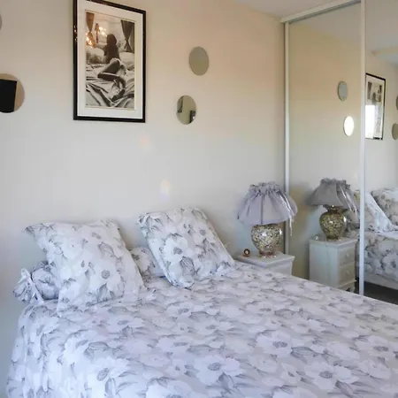 Apartment In Cannes With Sea View *