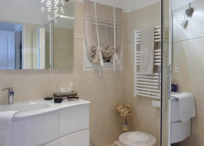 In Cannes With Sea View Mandelieu