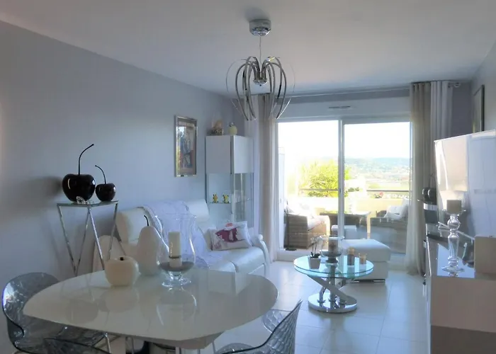 In Cannes With Sea View